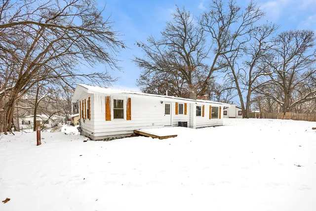 $285,000 | 2621 Poe Avenue Southwest, Wyoming, MI 49509