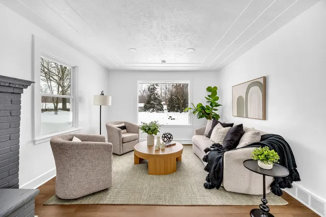 $285,000 | 2621 Poe Avenue Southwest, Wyoming, MI 49509