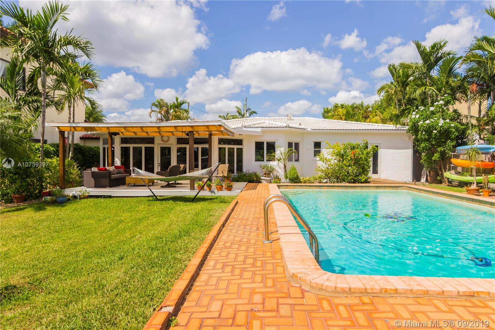 1768 Daytonia Road Miami Beach, FL 33141 - Photo 8 of 29 Gallery Image 8