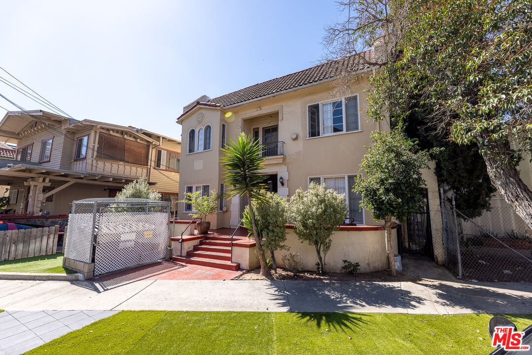 1420 Alvarado Terrace, Unit 8 Los Angeles, CA 90006 - Photo 11 of 12