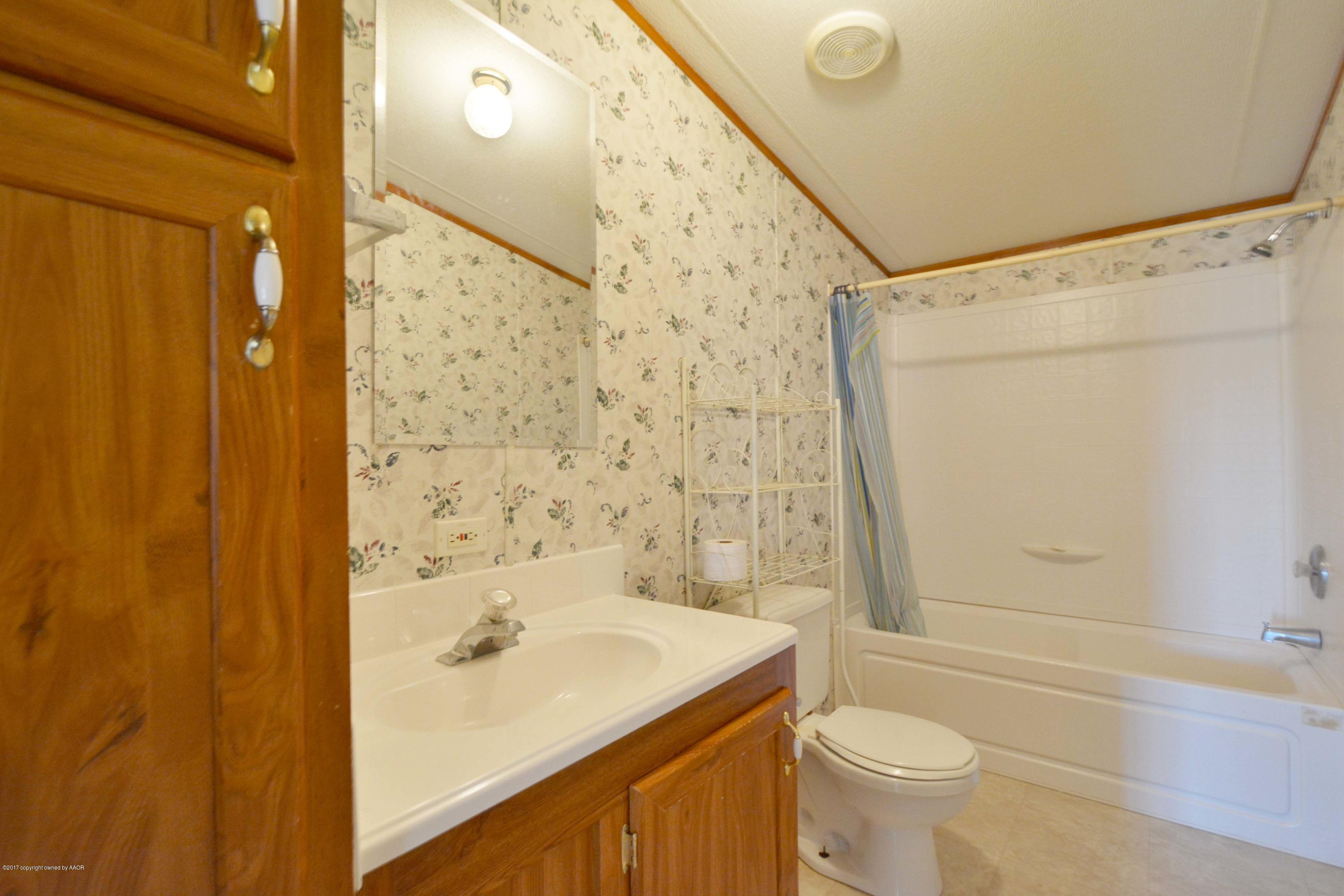 7440 Buckskin Road Amarillo, TX 79124 - Photo 16 of 25 16 Bathroom 2