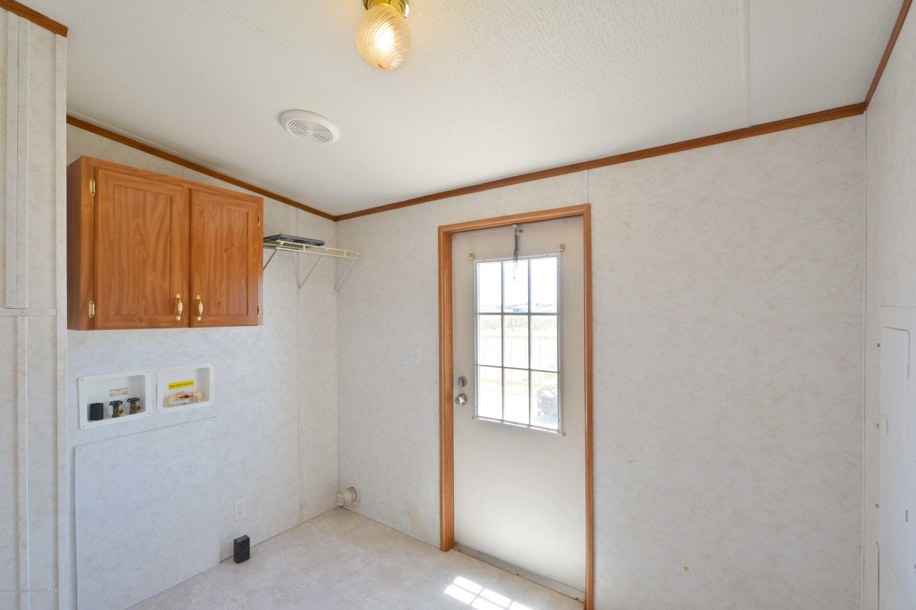 7440 Buckskin Road Amarillo, TX 79124 - Photo 19 of 25 19 Utility Room