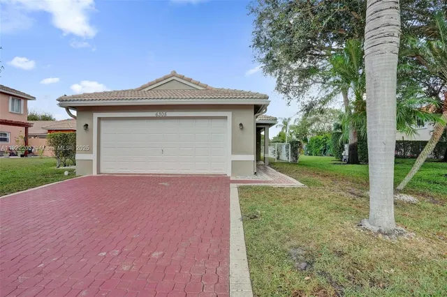 $3,200 | 6305 Willoughby Circle, Lake Worth, FL 33463