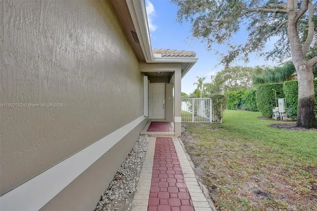 $3,200 | 6305 Willoughby Circle, Lake Worth, FL 33463