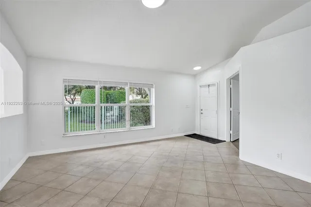 $3,200 | 6305 Willoughby Circle, Lake Worth, FL 33463