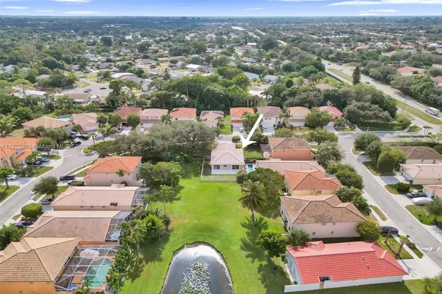 $3,200 | 6305 Willoughby Circle, Lake Worth, FL 33463