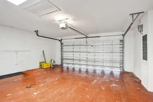 $3,200 | 6305 Willoughby Circle, Lake Worth, FL 33463