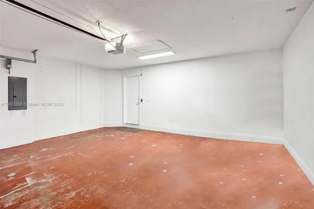 $3,200 | 6305 Willoughby Circle, Lake Worth, FL 33463