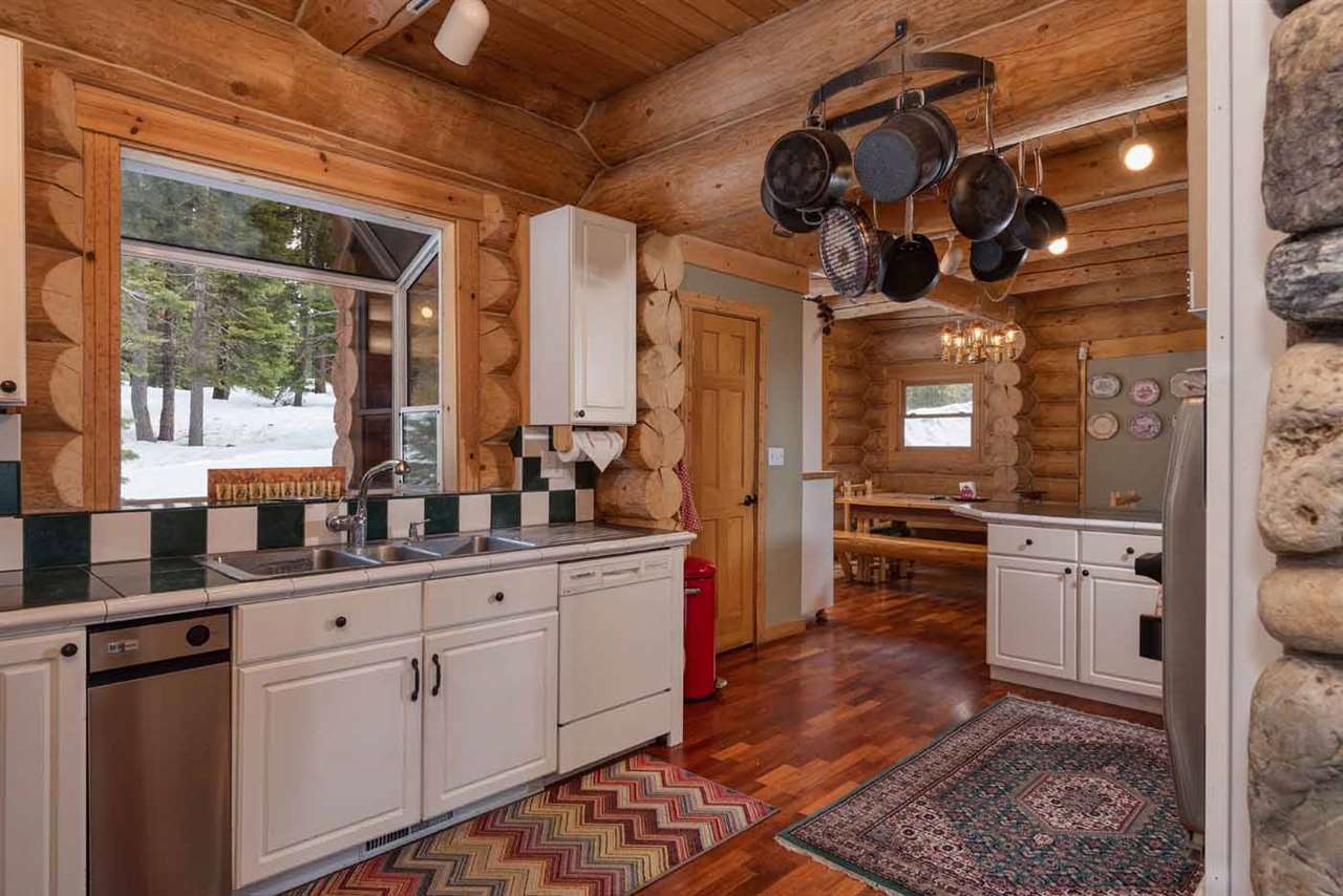 11726 Kitzbuhel Road Truckee, CA 96161 - Photo 11 of 21 Gallery Image 11
