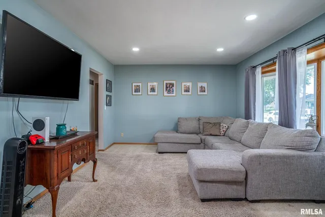 $175,000 | 2417 West 18th Street, Davenport, IA 52804