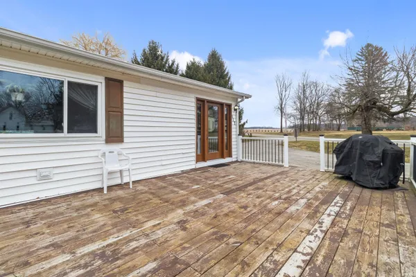 $295,000 | 117 Woodruff Road, Wolcottville, IN 46795