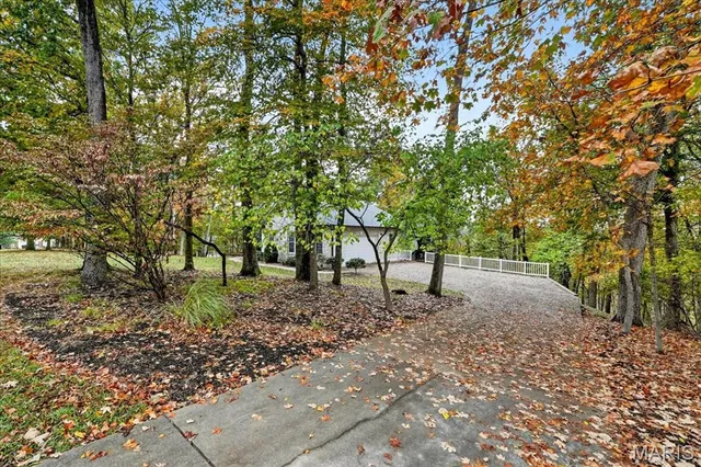 $749,000 | 3940 Indian Ridge Lane, Defiance, MO 63341