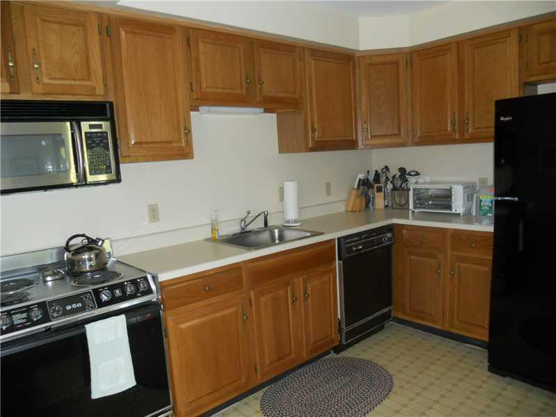 239 Sea Road, Unit 35 Kennebunk, ME 04043 - Photo 5 of 14 Kitchen.