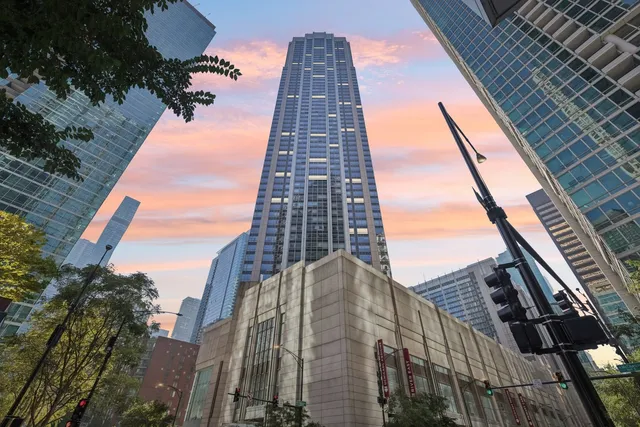 a view of a large multi story building