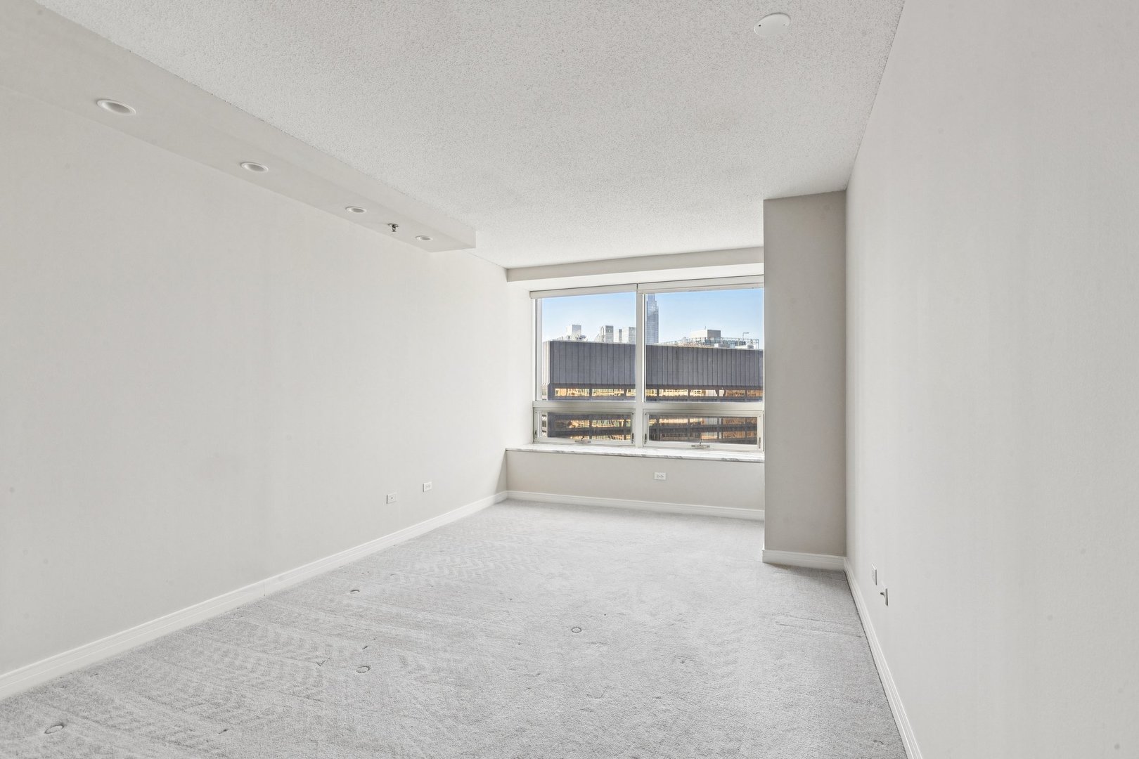 512 North McClurg Court, Unit 3312 Chicago, IL 60611 - Photo 21 of 47 a view of an empty room with a window