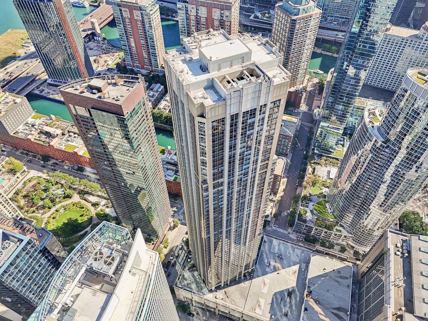 512 North McClurg Court, Unit 3312 Chicago, IL 60611 - Photo 35 of 47 a view of balcony with furniture