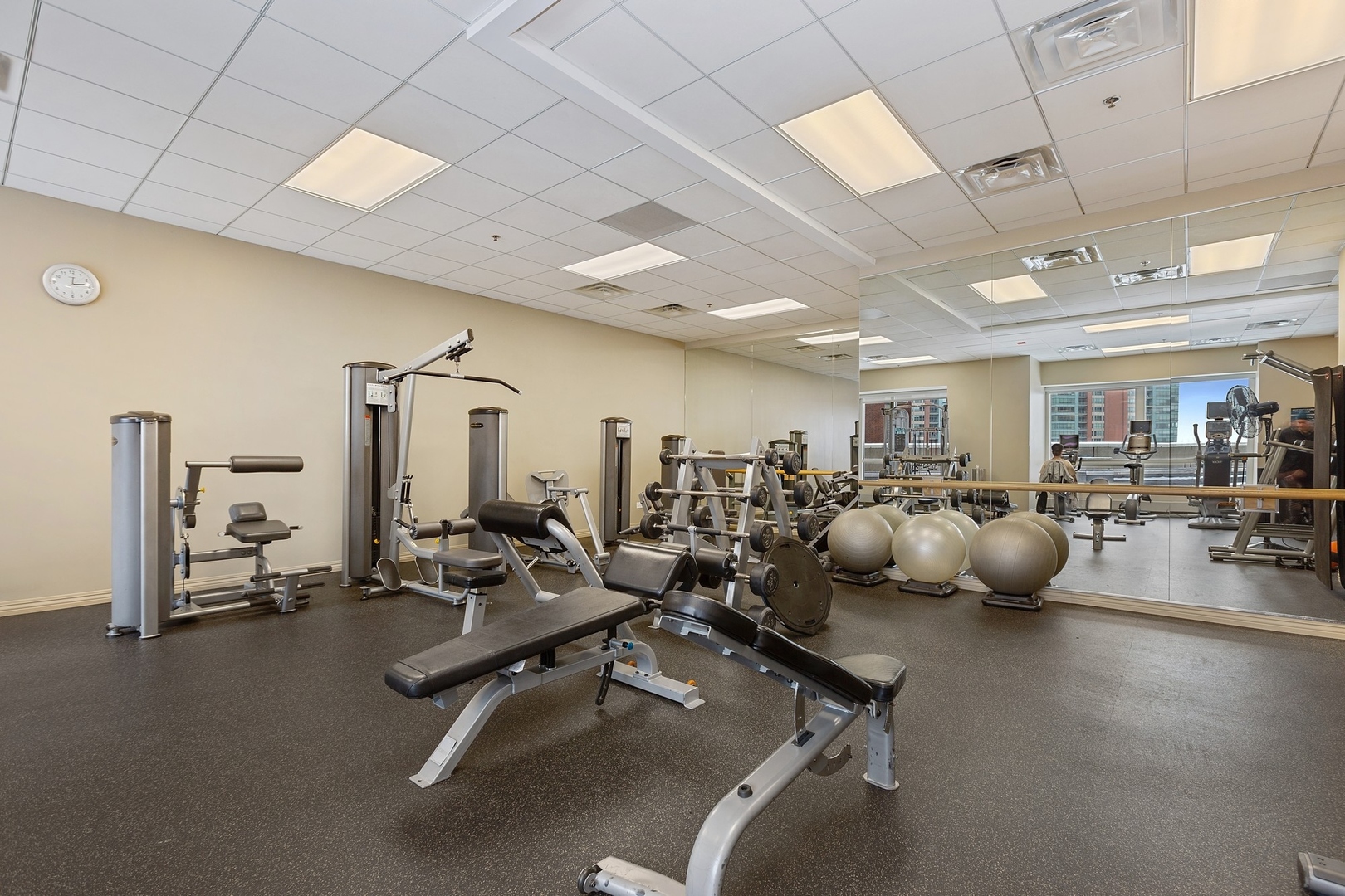 512 North McClurg Court, Unit 3312 Chicago, IL 60611 - Photo 38 of 47 a room with gym equipment and lots of gym equipment