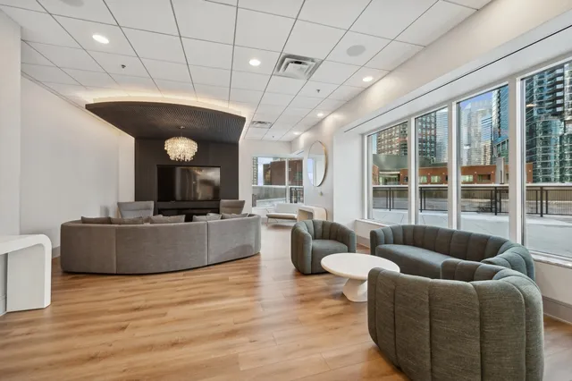 $309,000 | 512 North McClurg Court, Unit 3312, Chicago, IL 60611