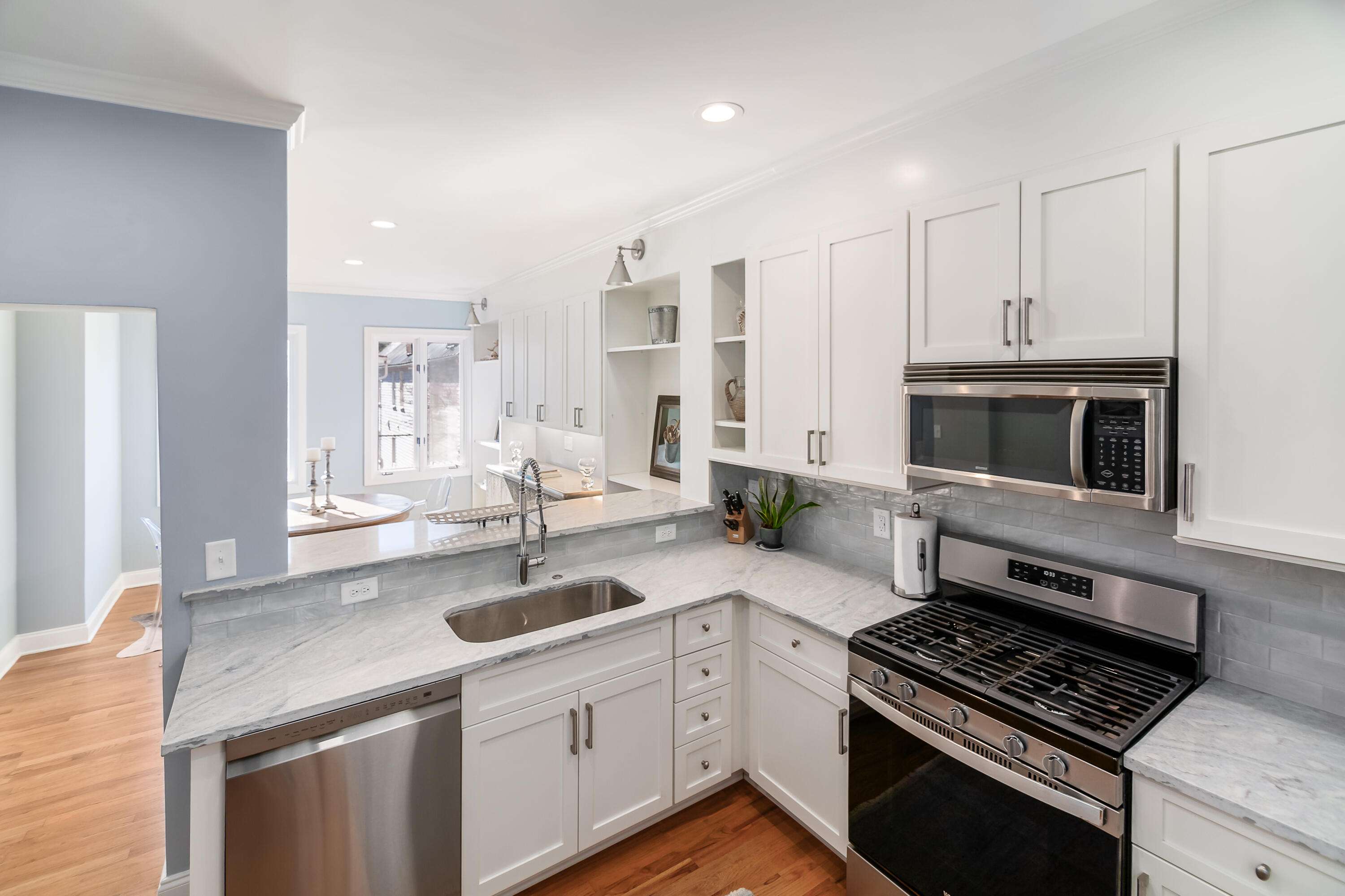 156 Tradd Street, Unit E Charleston, SC 29401 - Photo 22 of 55 Completely renovated kitchen