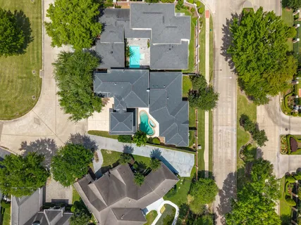 $875,000 | 70 Blooming Grove Lane, Houston, TX 77077