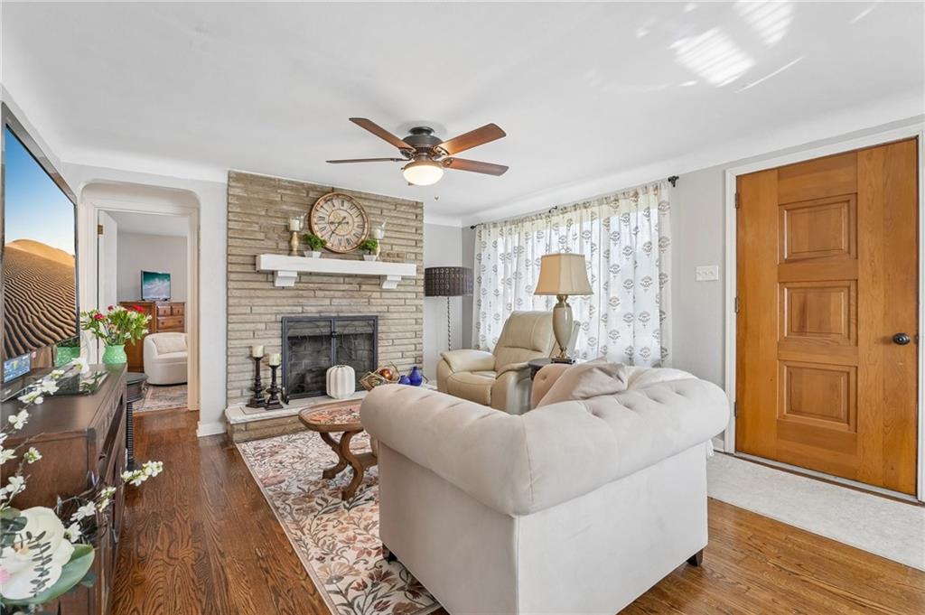 1516 Griffin Road Monroeville, PA 15146 - Photo 5 of 49 Gallery Image 5