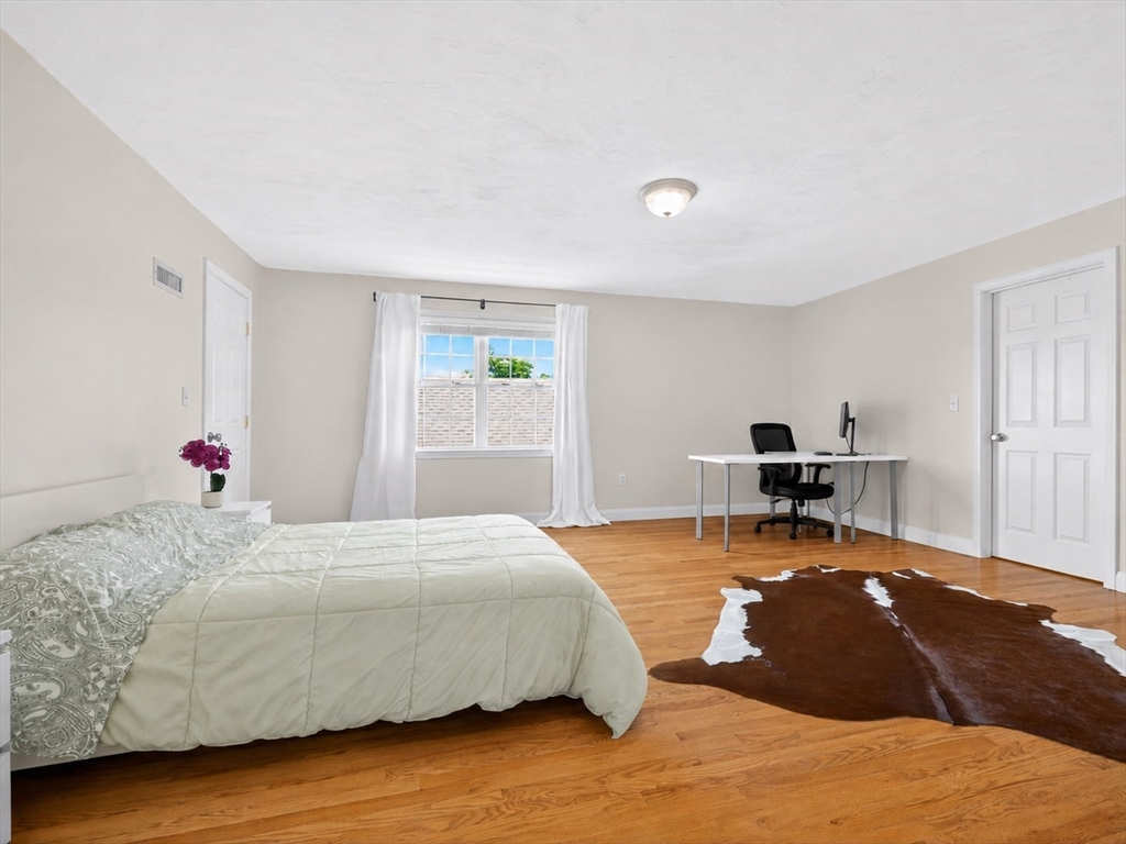 189 Grove Street, Unit 2 Waltham, MA 02453 - Photo 13 of 30