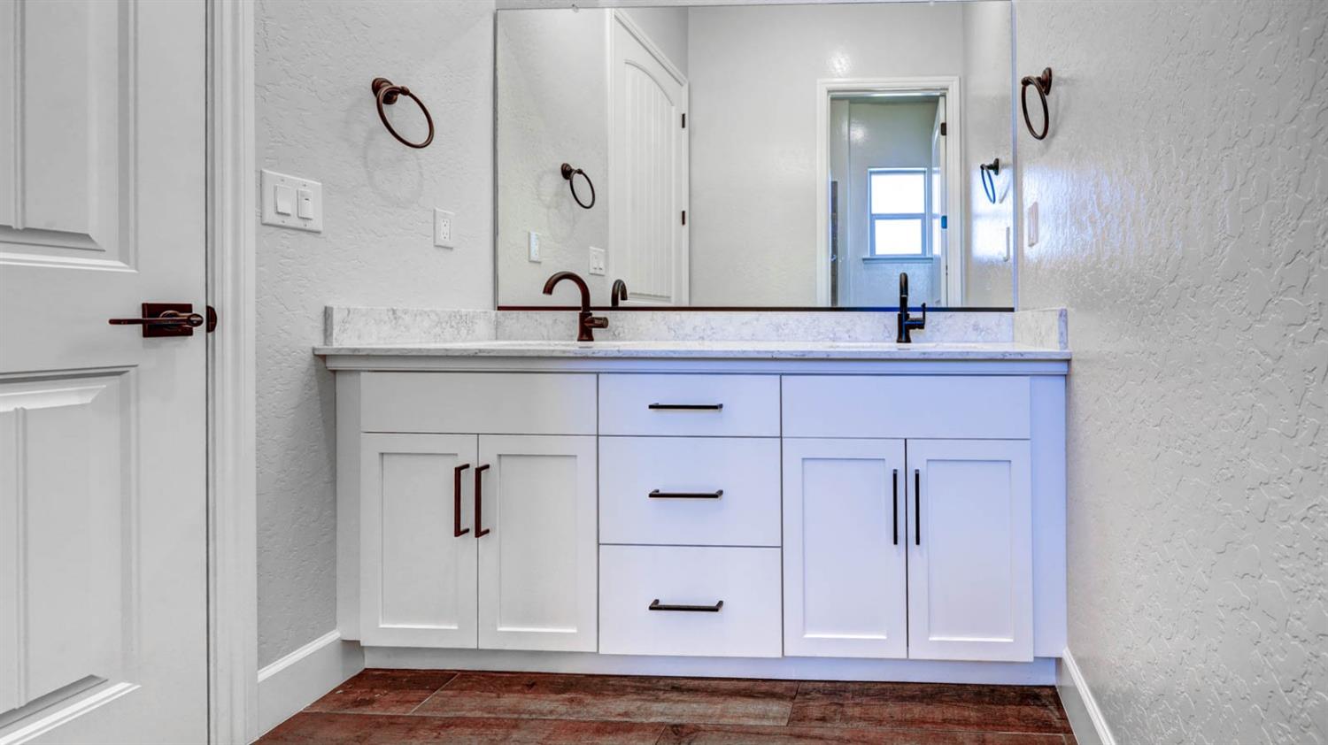 1742 North Applegate Avenue Clovis, CA 93619 - Photo 19 of 31