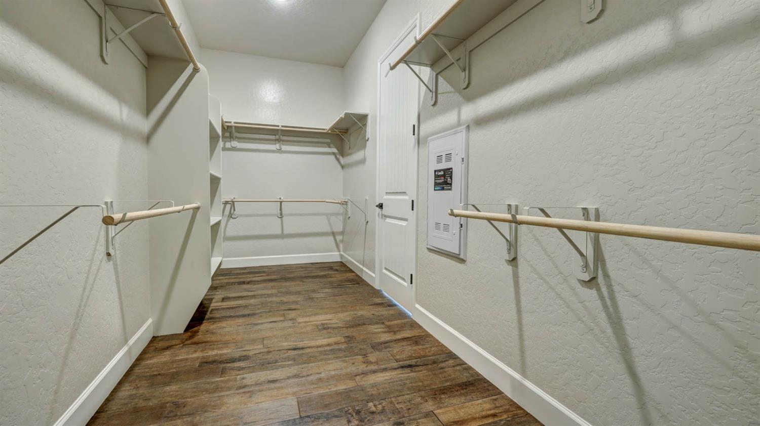 1742 North Applegate Avenue Clovis, CA 93619 - Photo 27 of 31 a view of entryway