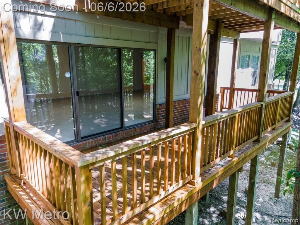 7348 Meadow Ridge Circle West Bloomfield, MI 48322 - Photo 12 of 59