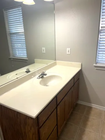 $1,950 | 18701 Venture Drive, Point Venture, TX 78645