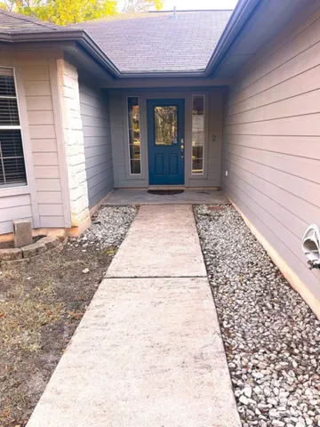 $1,950 | 18701 Venture Drive, Point Venture, TX 78645