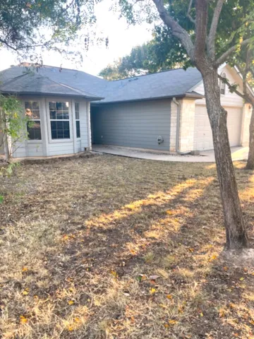 $1,950 | 18701 Venture Drive, Point Venture, TX 78645