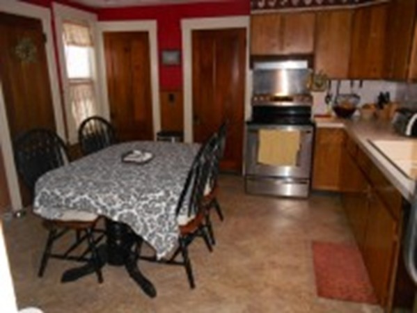 39 Spring Street North Brookfield, MA 01535 - Photo 3 of 13 Gallery Image 3