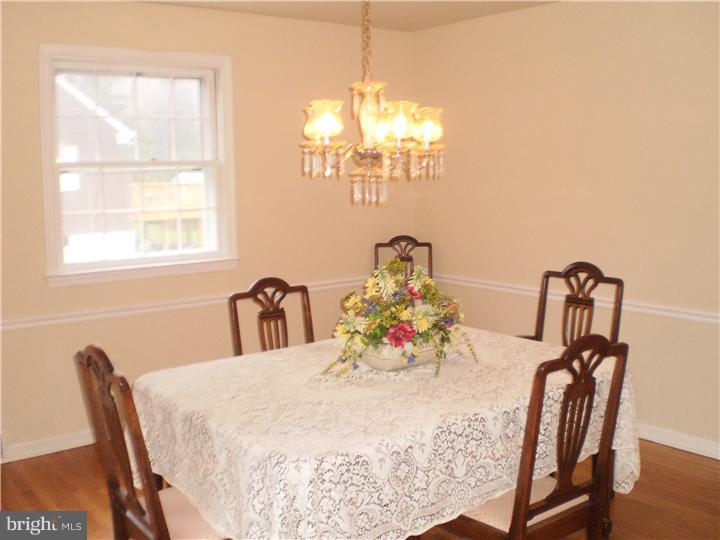 27 Oakford Road Wayne, PA 19087 - Photo 5 of 17