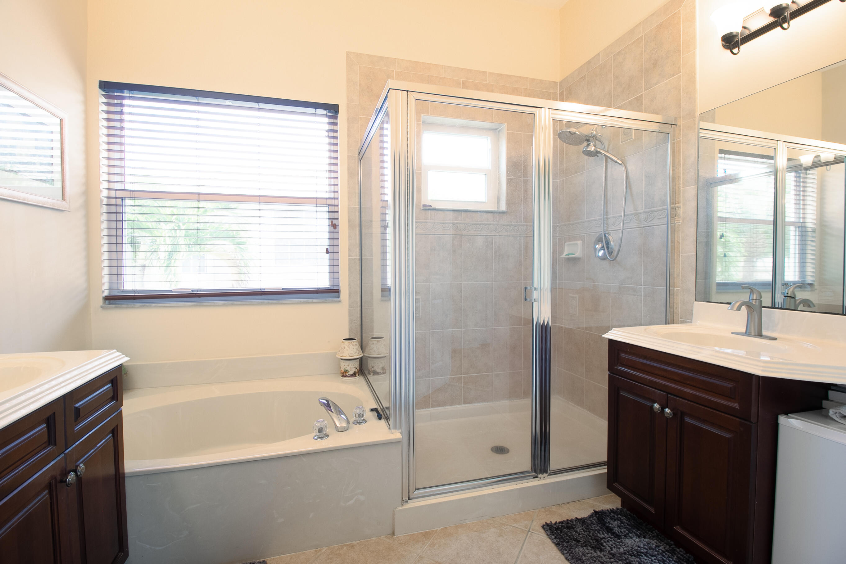 2080 Reston Circle Royal Palm Beach, FL 33411 - Photo 18 of 31 Master Bath