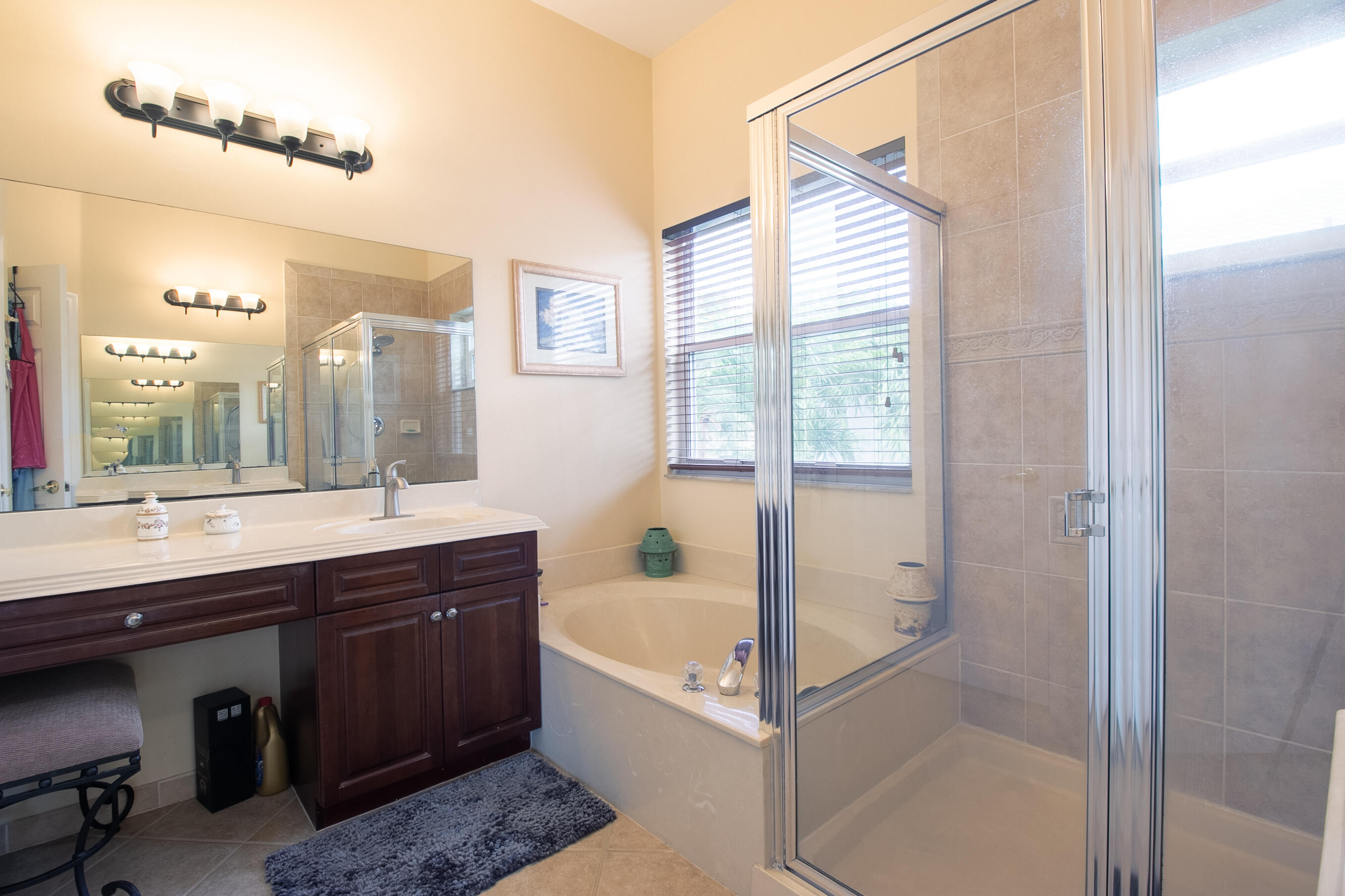 2080 Reston Circle Royal Palm Beach, FL 33411 - Photo 19 of 31 Master Bath