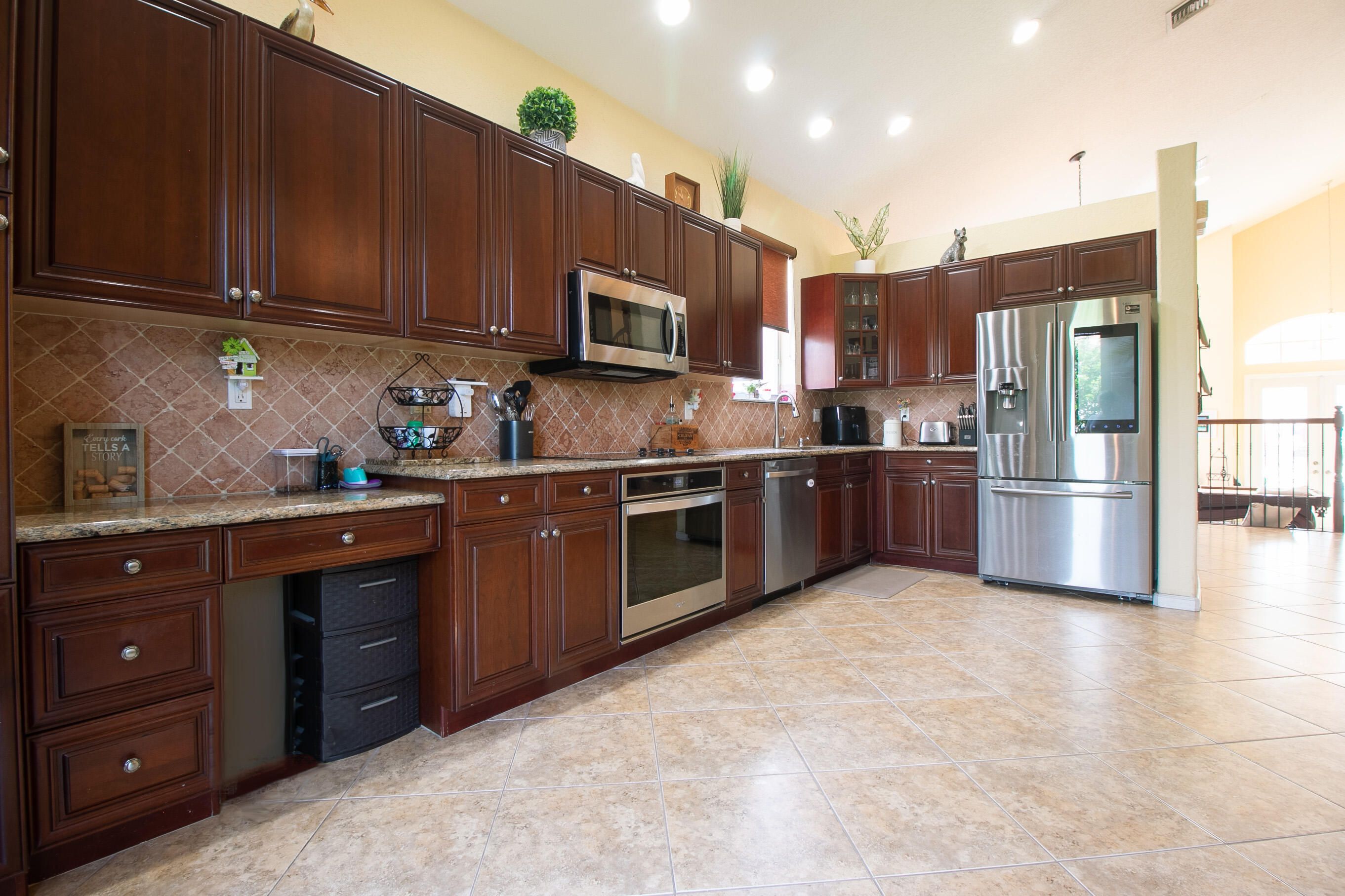 2080 Reston Circle Royal Palm Beach, FL 33411 - Photo 10 of 31 Kitchen