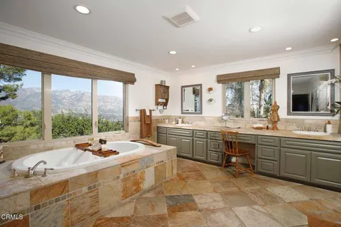 $3,995,000 | 1336 Sugar Loaf Drive, La Canada Flintridge, CA 91011