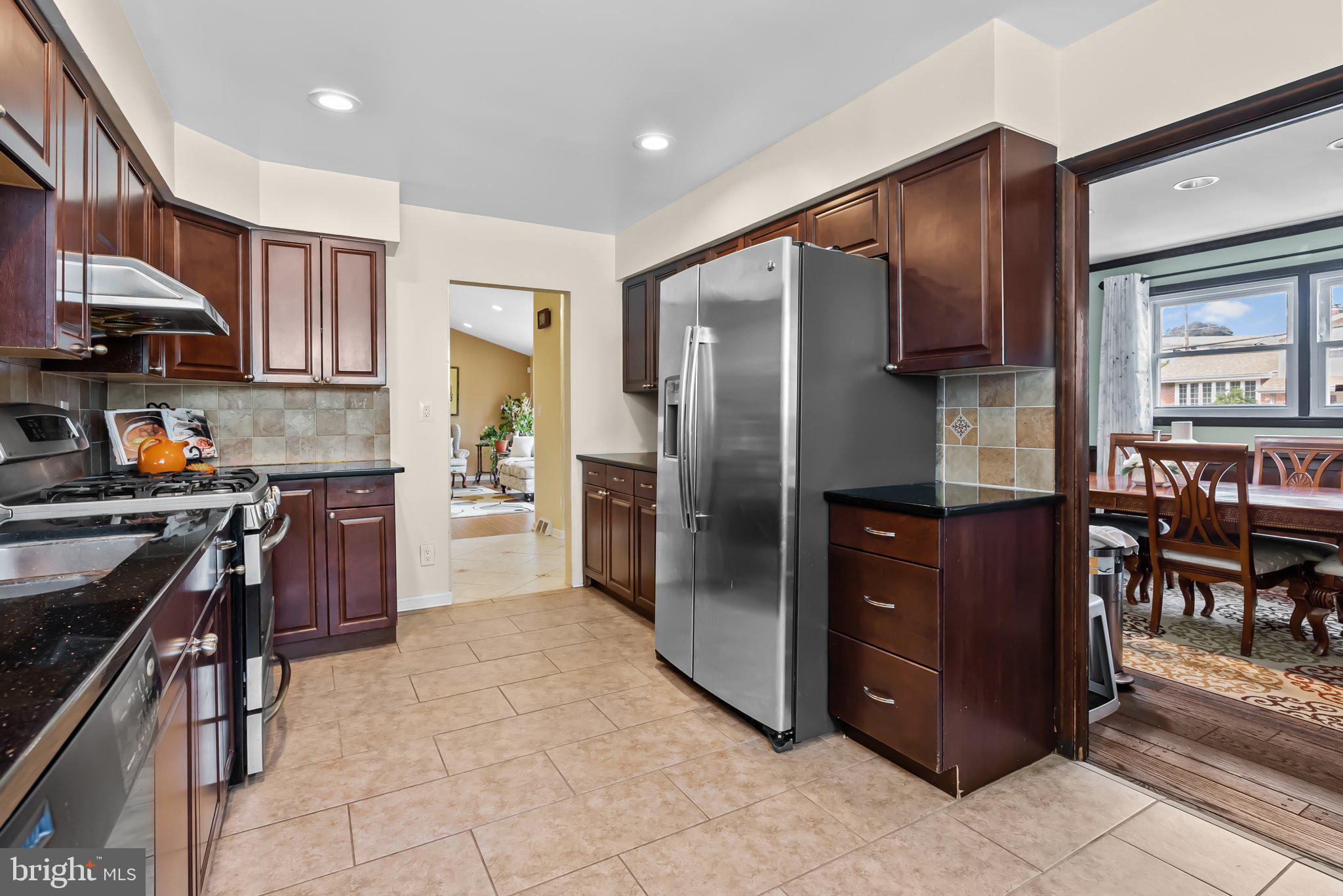 142 Greycourt Road Philadelphia, PA 19115 - Photo 10 of 23