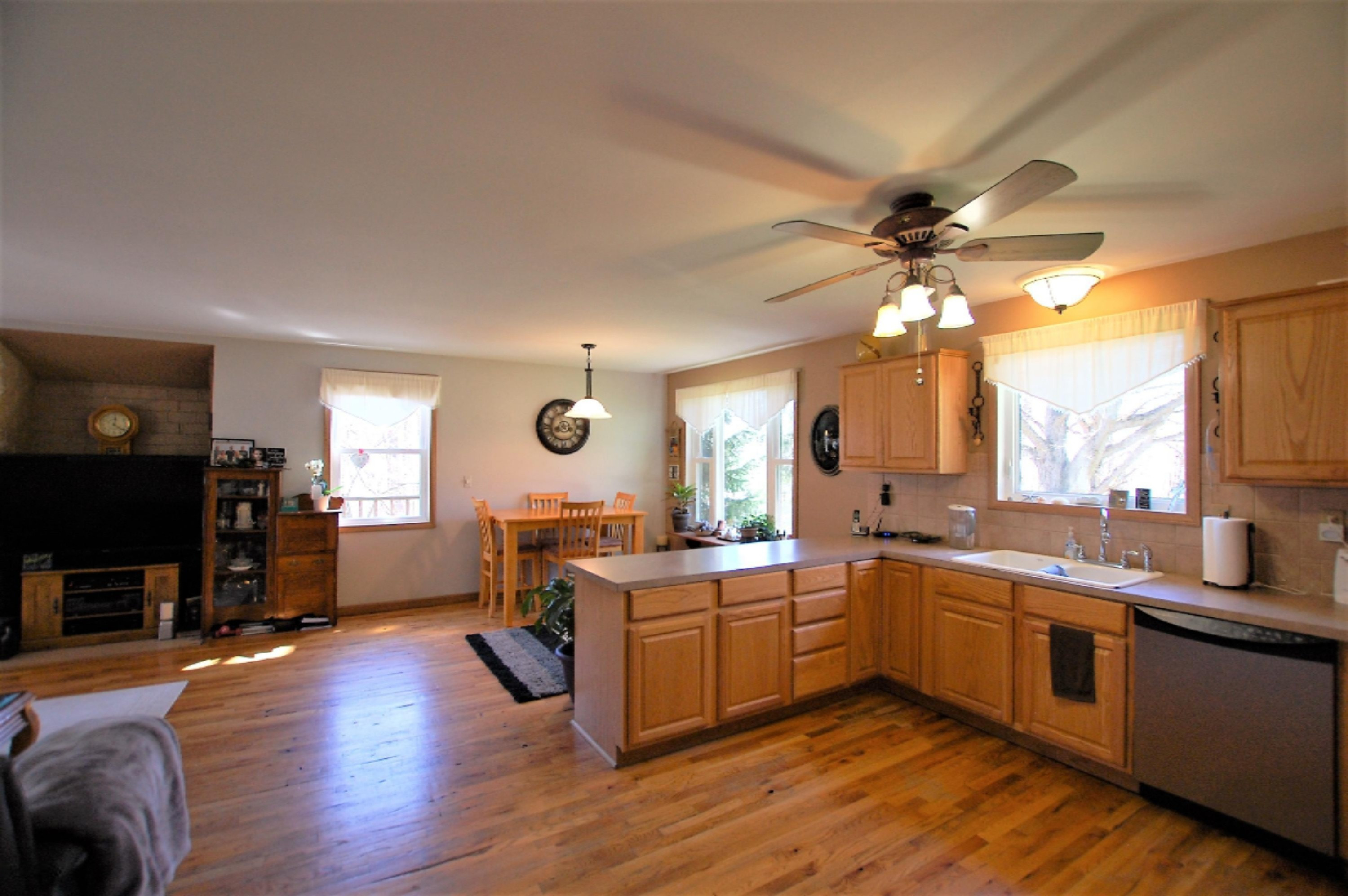 6810 West Crane Road Middleville, MI 49333 - Photo 13 of 32 Kitchen/ Dining