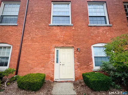 $212,000 | 92 Main Street, Unit 107, Deep River, CT 06417