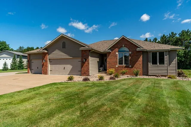 $574,900 | 9897 172nd Street, Chippewa Falls, WI 54729