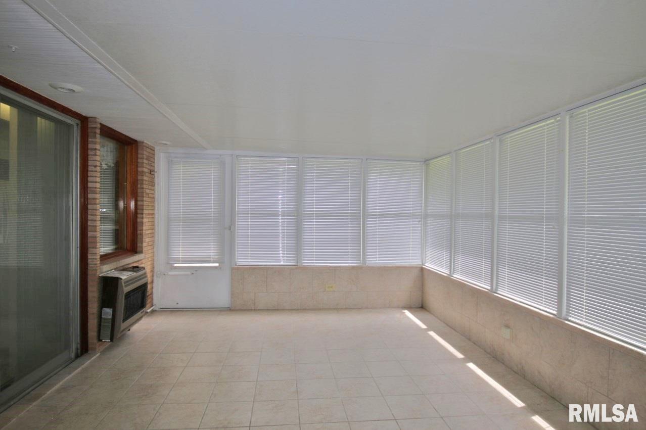 1514 East Resthaven Road Peoria, IL 61615 - Photo 11 of 20 Gallery Image 11
