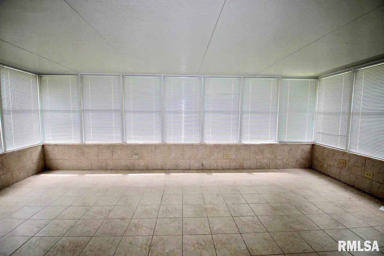 1514 East Resthaven Road Peoria, IL 61615 - Photo 12 of 20 Gallery Image 12