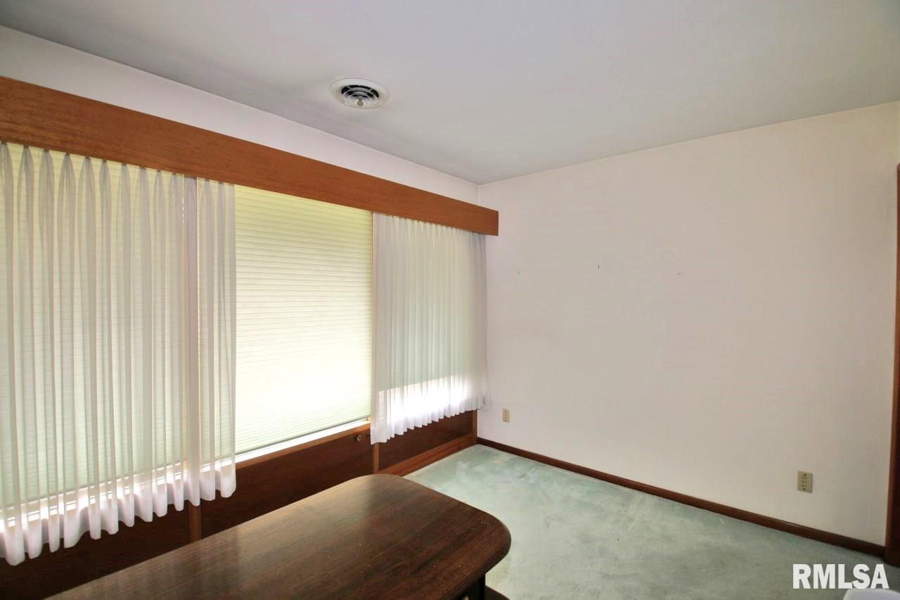 1514 East Resthaven Road Peoria, IL 61615 - Photo 17 of 20 Gallery Image 17