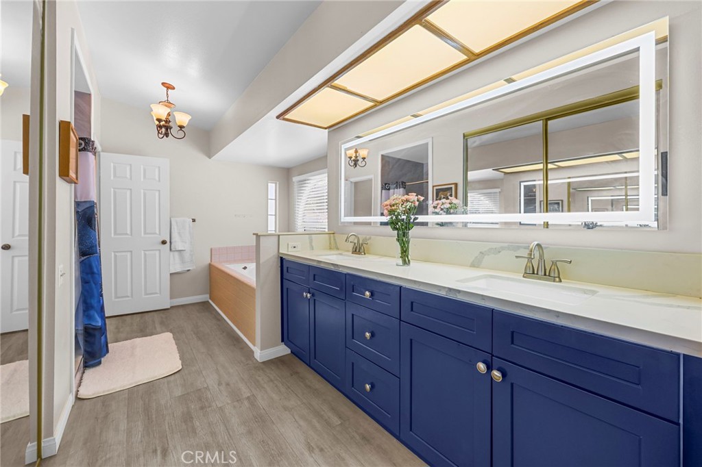 1657 Southport Drive Riverside, CA 92506 - Photo 26 of 41 PRIMARY ENSUITE BATHROOM