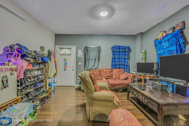 $225,000 | 1521 Von Storch Avenue, Scranton, PA 18509