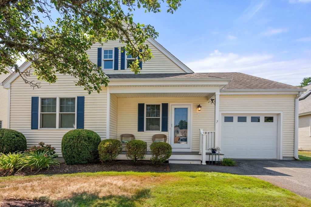 7 Bisbee Drive, Unit 7 Rochester, MA 02770 - Photo 1 of 39 front view of a house with a yard