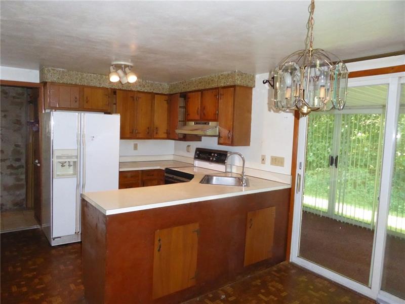 186 Kelly Road McClellandtown, PA 15458 - Photo 16 of 25