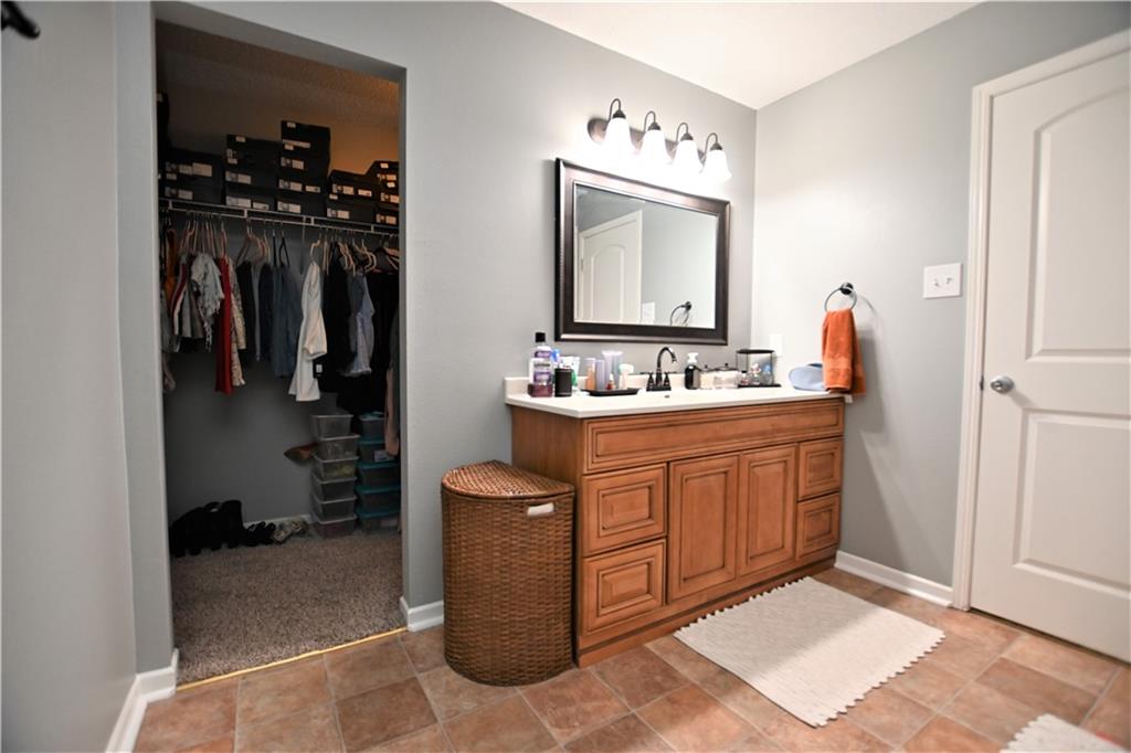 3377 Spring Wind Lane Indianapolis, IN 46239 - Photo 18 of 31 Gallery Image 18